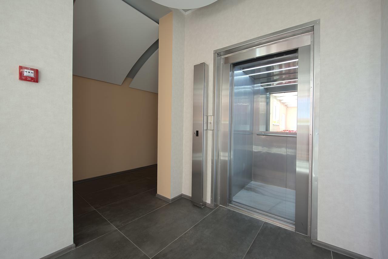 Advenus Hotel Lviv Exterior photo