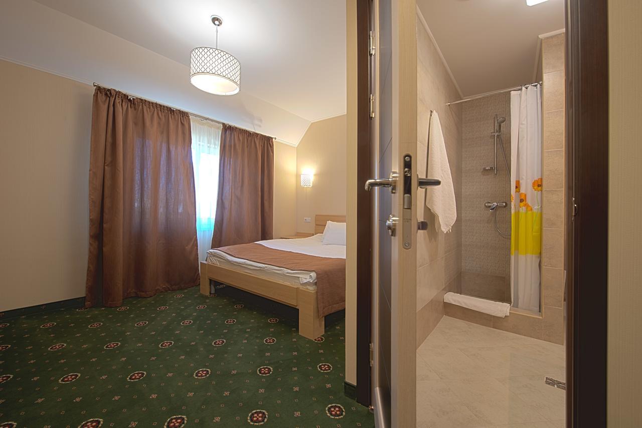 Advenus Hotel Lviv Exterior photo