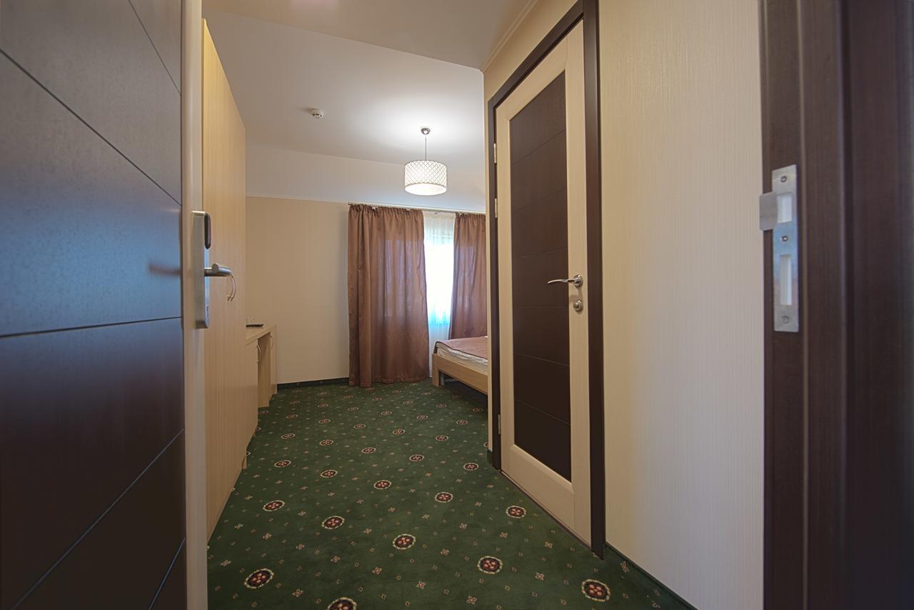 Advenus Hotel Lviv Exterior photo